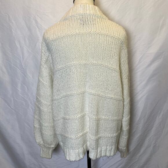 Urban Outfitters Women's Chunky Knit Oversized Sweater Size Small Ivory Pullover - Picture 8 of 13